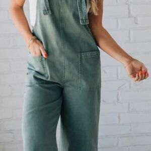 Zenana Outfitters Olive Green Wide-Leg Jumpsuit
